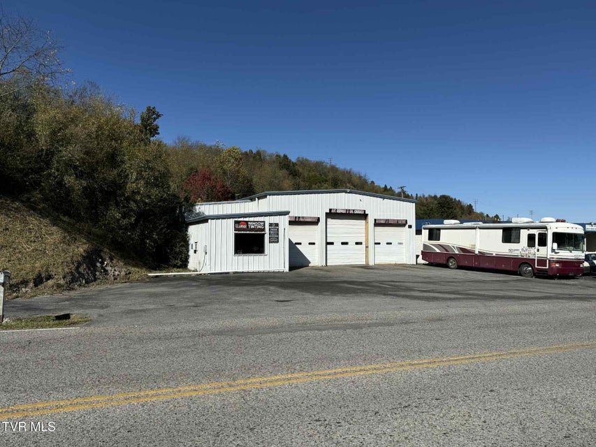 Photo #31: 605 Trent Street