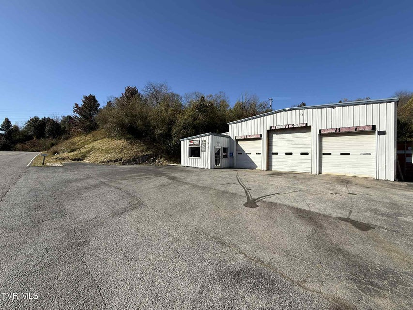 Photo #33: 605 Trent Street