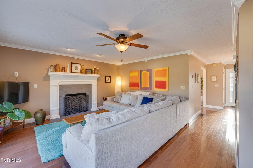 Photo #9: 124 Highland Hills Drive