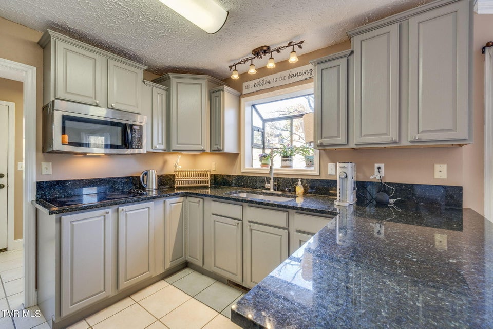 Photo #15: 124 Highland Hills Drive