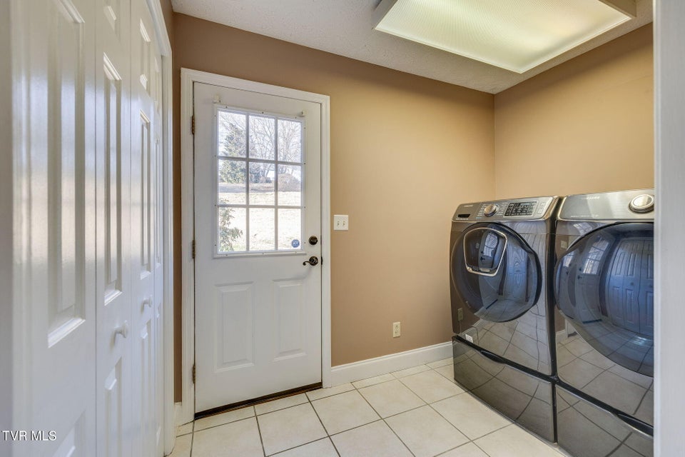 Photo #18: 124 Highland Hills Drive