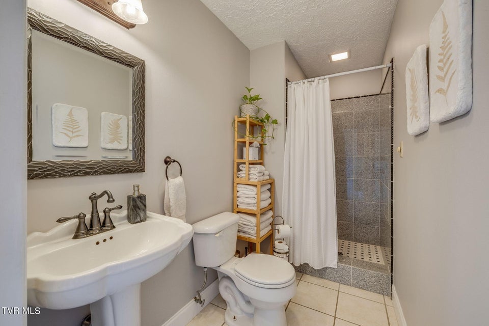 Photo #25: 124 Highland Hills Drive