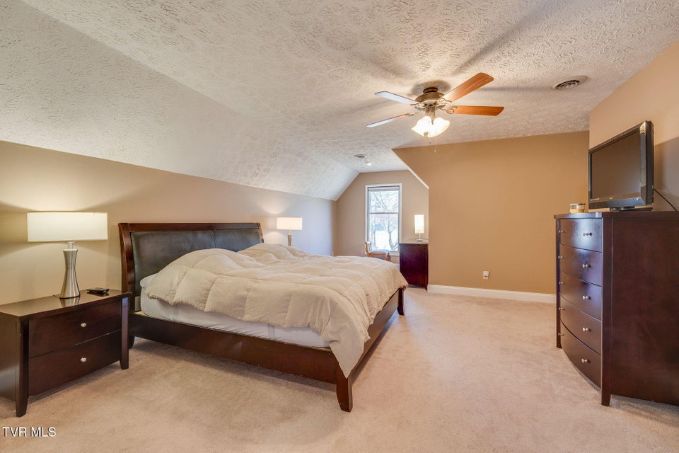 Photo #32: 124 Highland Hills Drive