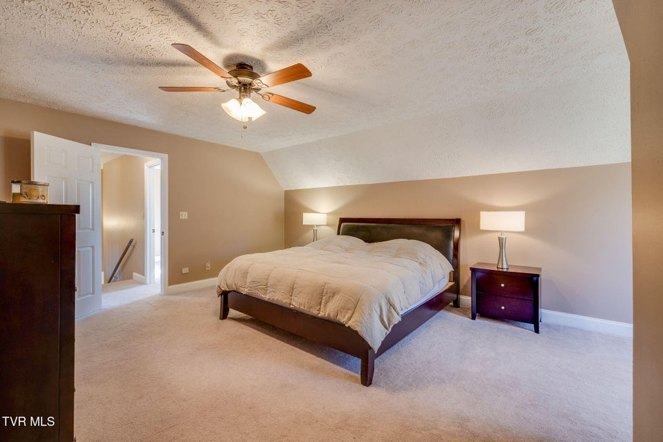 Photo #33: 124 Highland Hills Drive