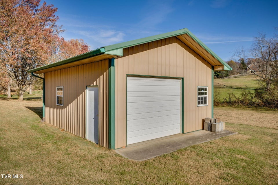 Photo #53: 124 Highland Hills Drive