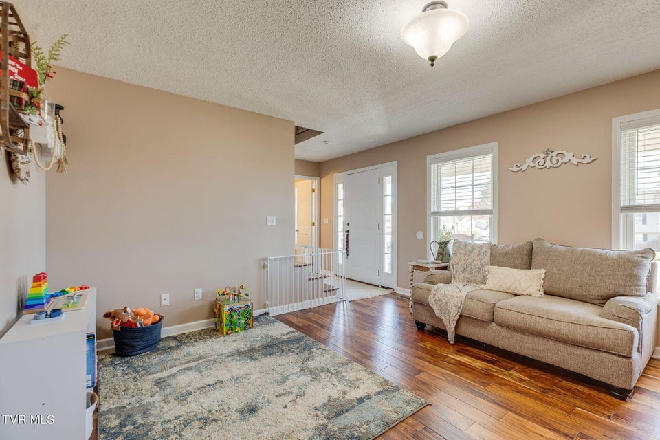 Photo #8: 102 Ebony Lane