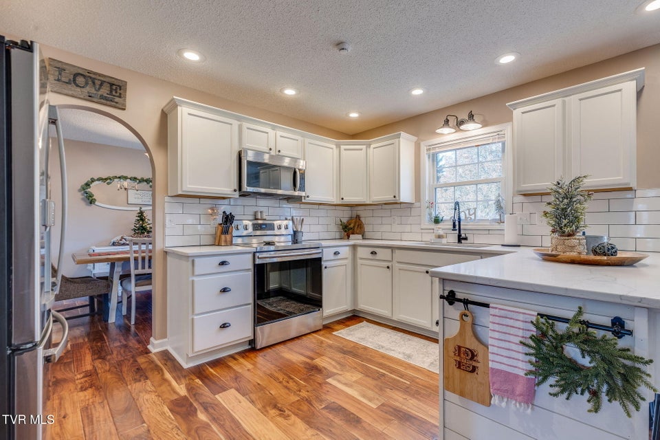 Photo #14: 102 Ebony Lane