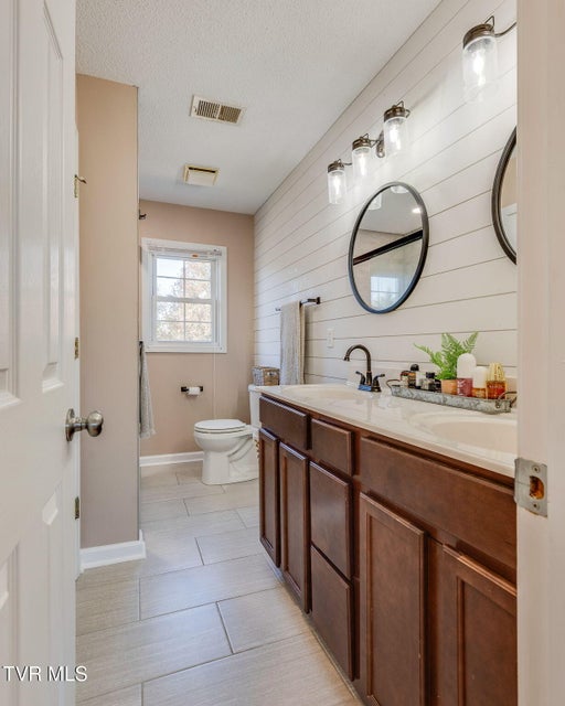 Photo #24: 102 Ebony Lane