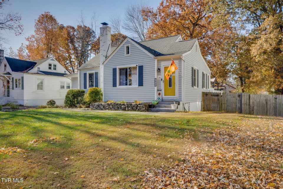 Photo #5: 1649 Carolina Avenue