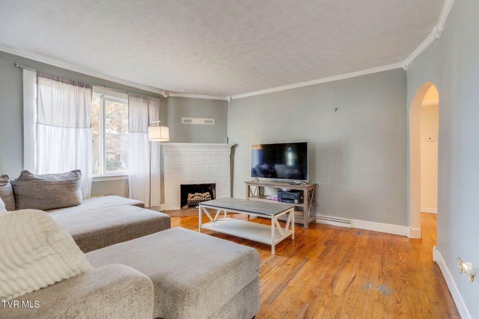 Photo #9: 1649 Carolina Avenue