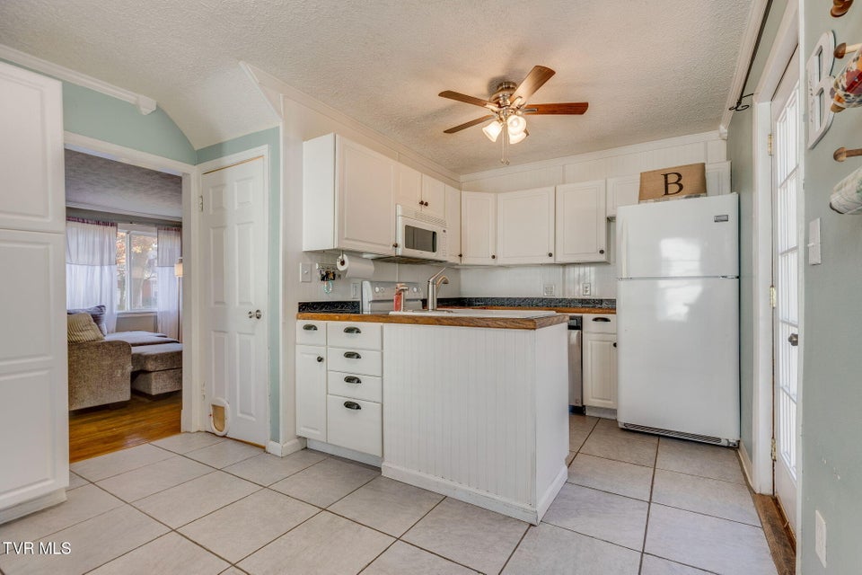 Photo #14: 1649 Carolina Avenue