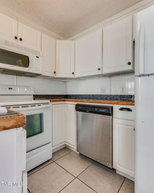 Photo #15: 1649 Carolina Avenue