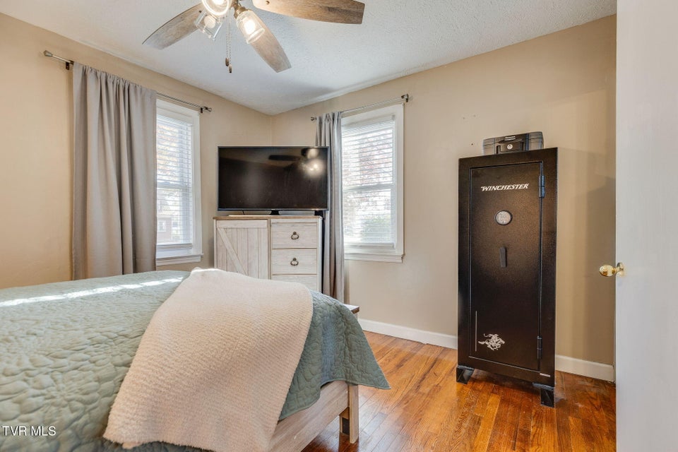 Photo #19: 1649 Carolina Avenue