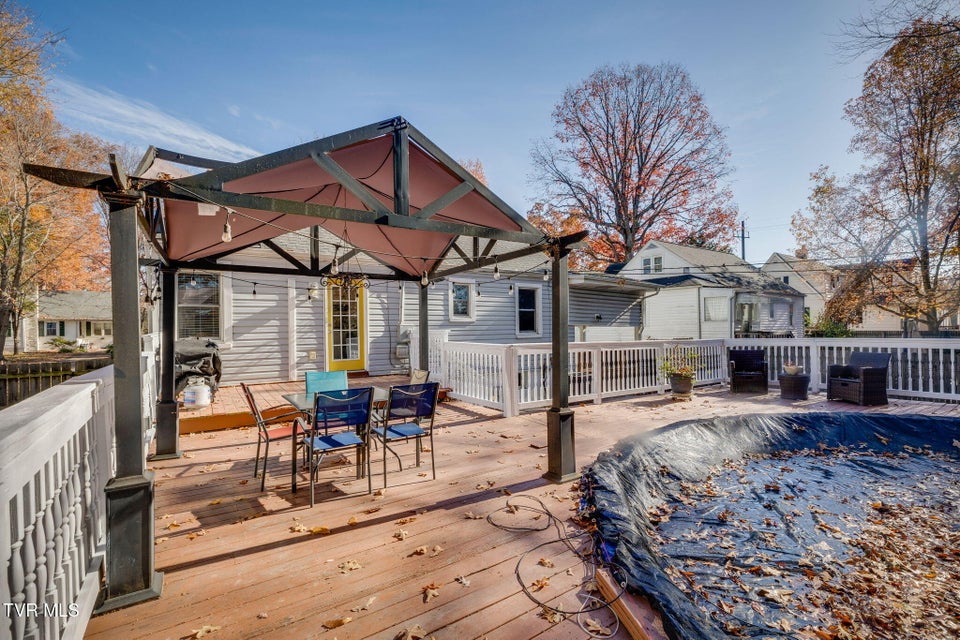 Photo #35: 1649 Carolina Avenue