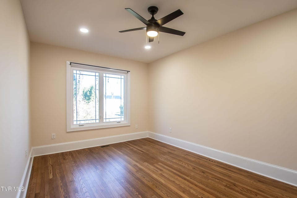 Photo #24: 407 & 409 Poplar Street