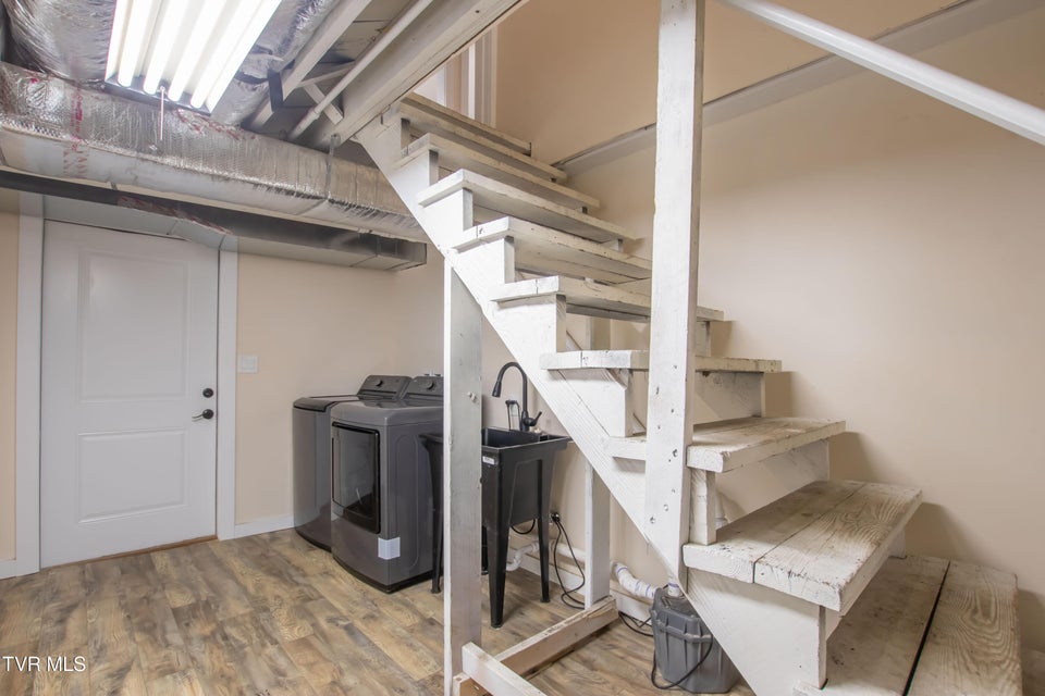 Photo #30: 407 & 409 Poplar Street