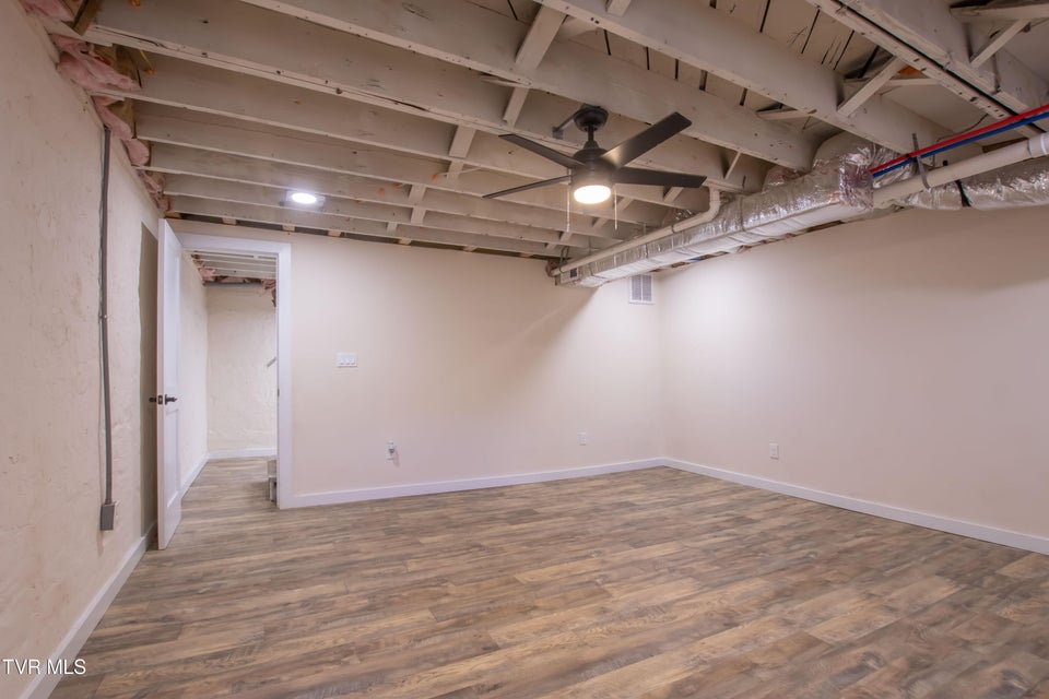 Photo #33: 407 & 409 Poplar Street