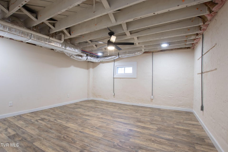 Photo #32: 407 & 409 Poplar Street