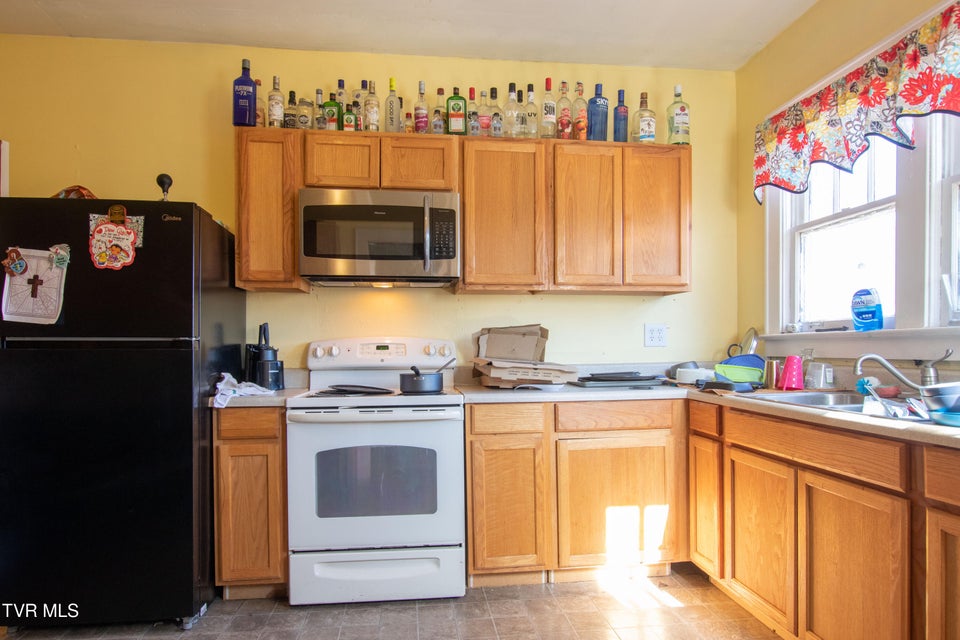 Photo #37: 407 & 409 Poplar Street