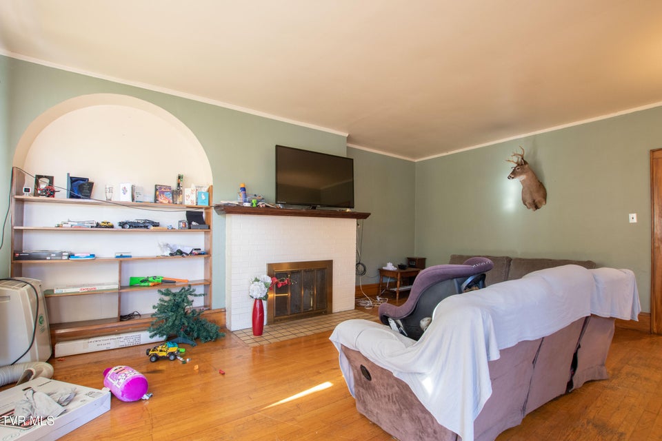 Photo #35: 407 & 409 Poplar Street