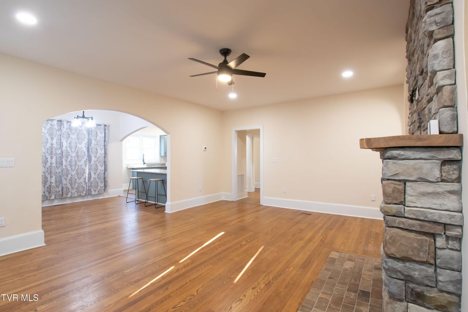 Photo #20: 407 & 409 Poplar Street