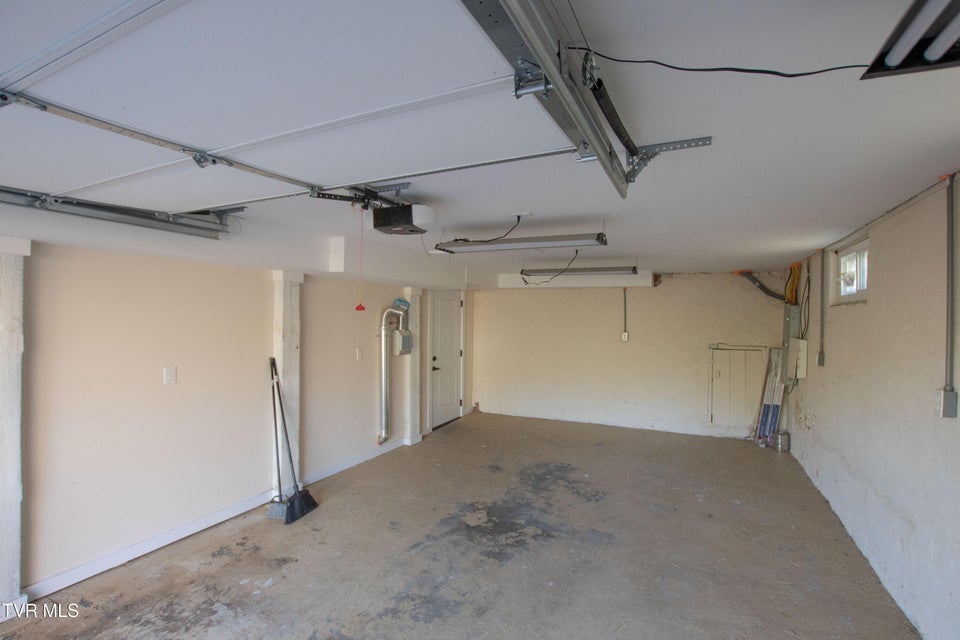 Photo #34: 407 & 409 Poplar Street