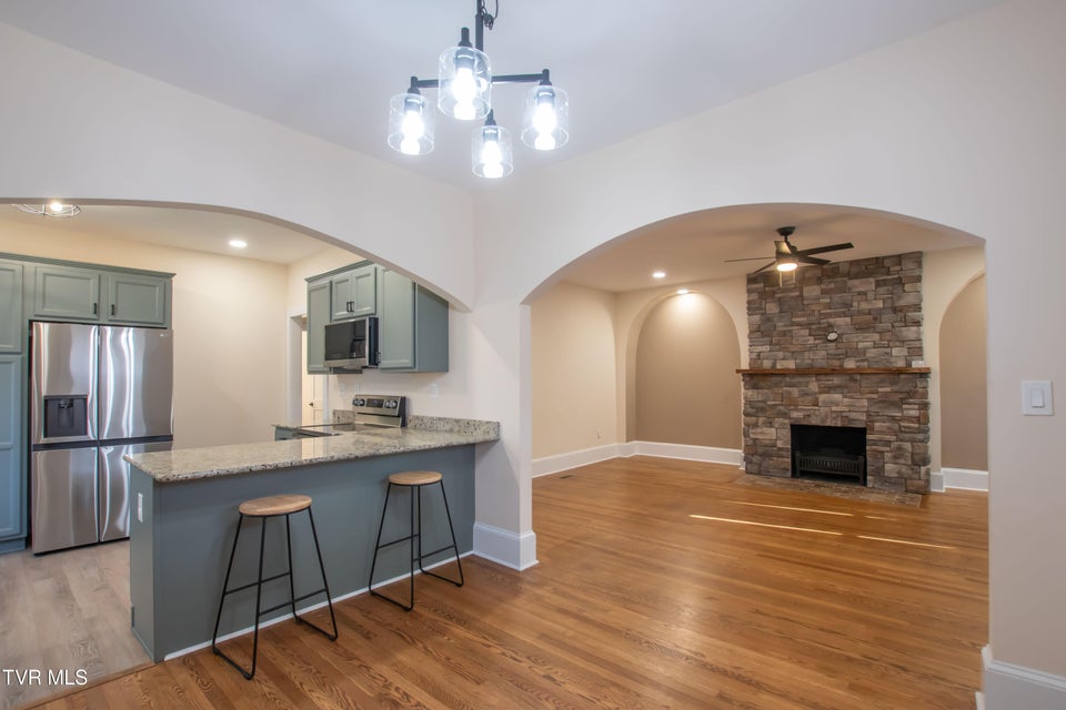 Photo #17: 407 & 409 Poplar Street