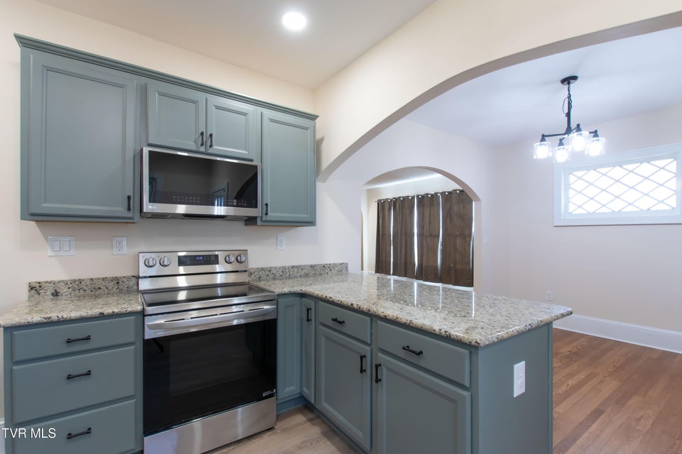 Photo #14: 407 & 409 Poplar Street