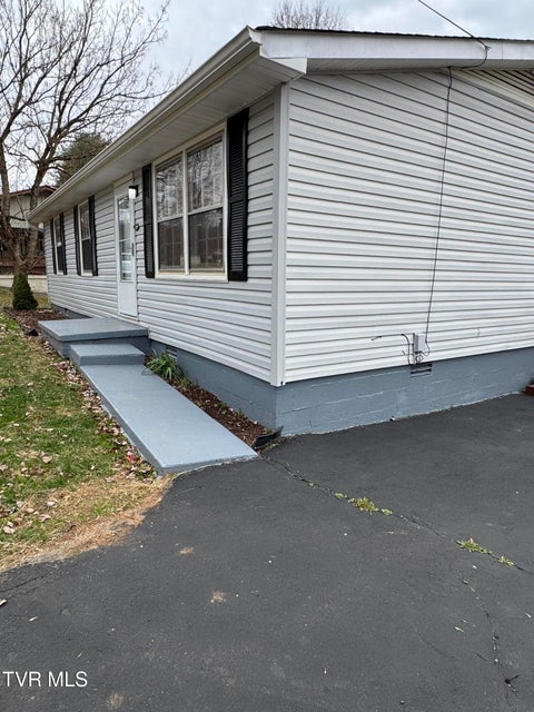 Photo #4: 129 Meadow Lark Lane Lane