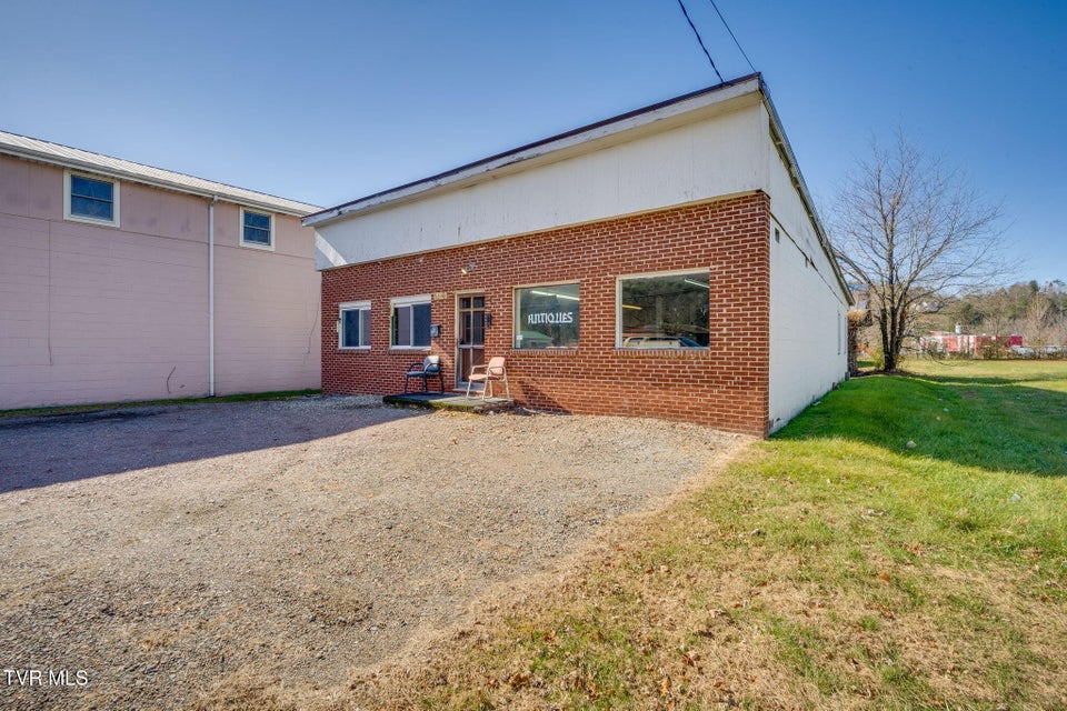 Photo #3: 418 Church Street