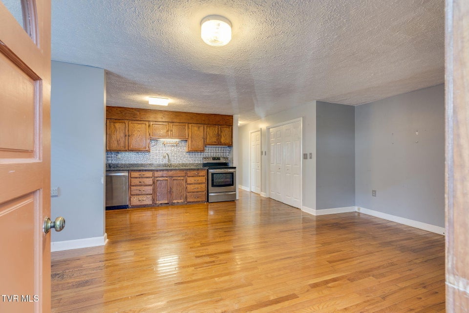 Photo #6: 418 Church Street