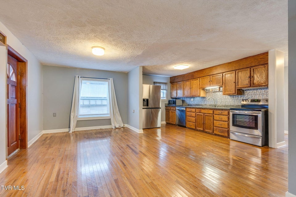 Photo #7: 418 Church Street