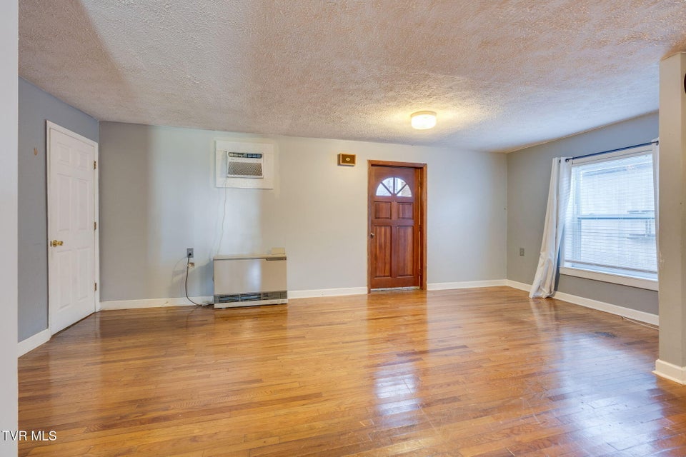 Photo #8: 418 Church Street