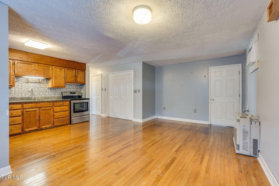 Photo #9: 418 Church Street