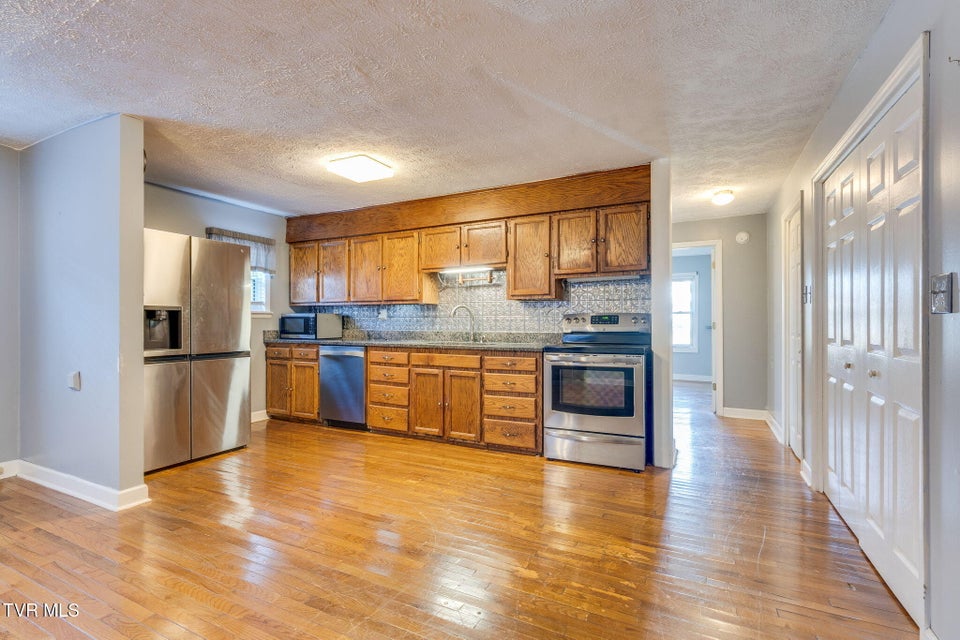 Photo #10: 418 Church Street