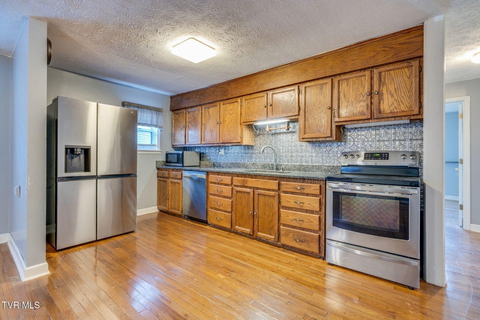 Photo #11: 418 Church Street