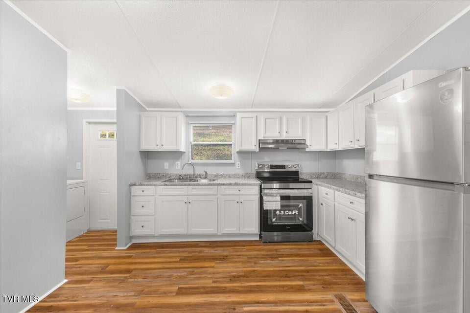 Photo #12: 1012 Kingston Court