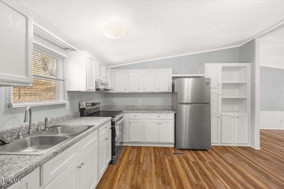 Photo #13: 1012 Kingston Court