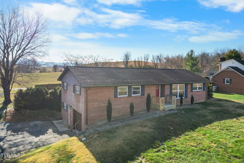 Photo #60: 105 S Monte Vista Drive