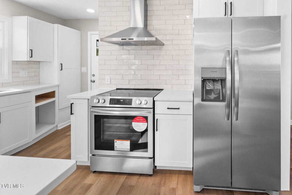 Photo #10: 105 S Monte Vista Drive