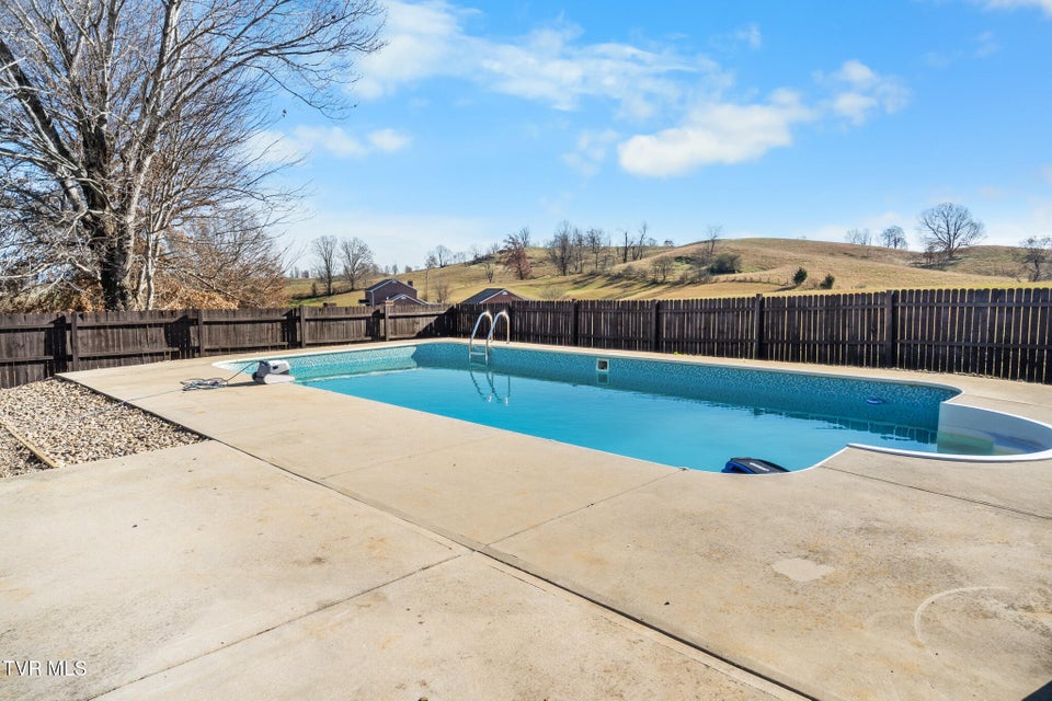 Photo #61: 105 S Monte Vista Drive