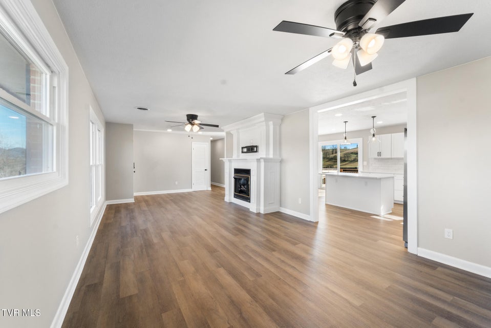 Photo #23: 105 S Monte Vista Drive