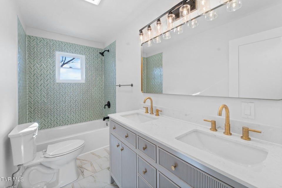 Photo #30: 105 S Monte Vista Drive