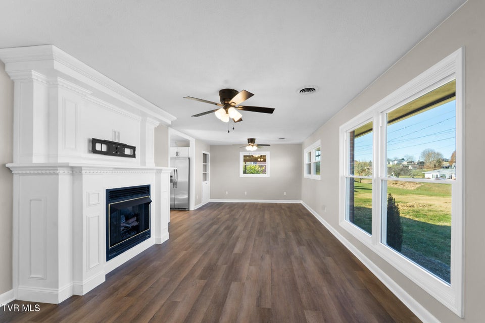 Photo #21: 105 S Monte Vista Drive