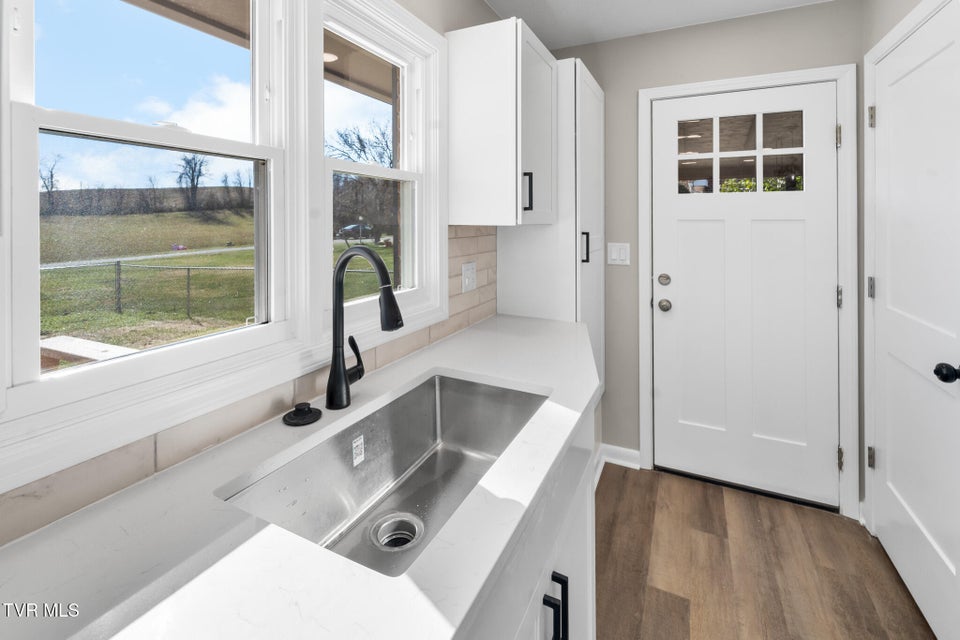 Photo #19: 105 S Monte Vista Drive