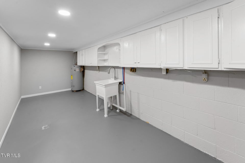 Photo #53: 105 S Monte Vista Drive