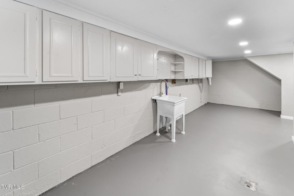 Photo #56: 105 S Monte Vista Drive