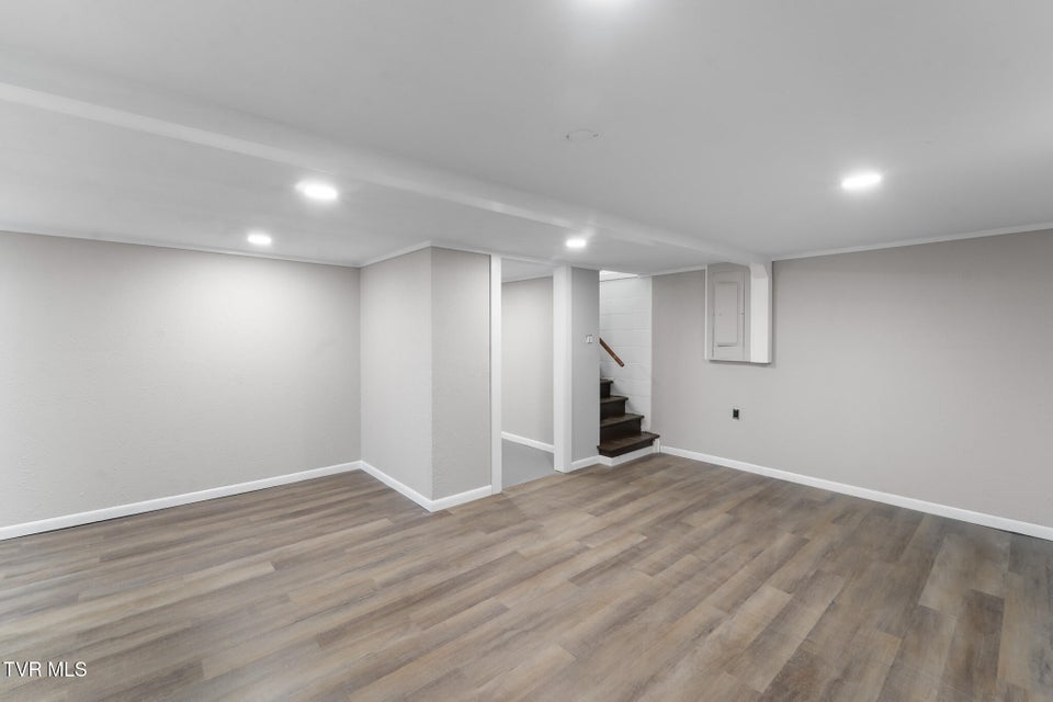 Photo #43: 105 S Monte Vista Drive