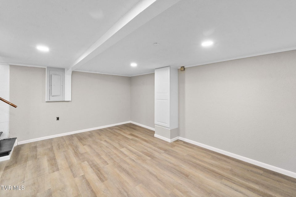 Photo #44: 105 S Monte Vista Drive