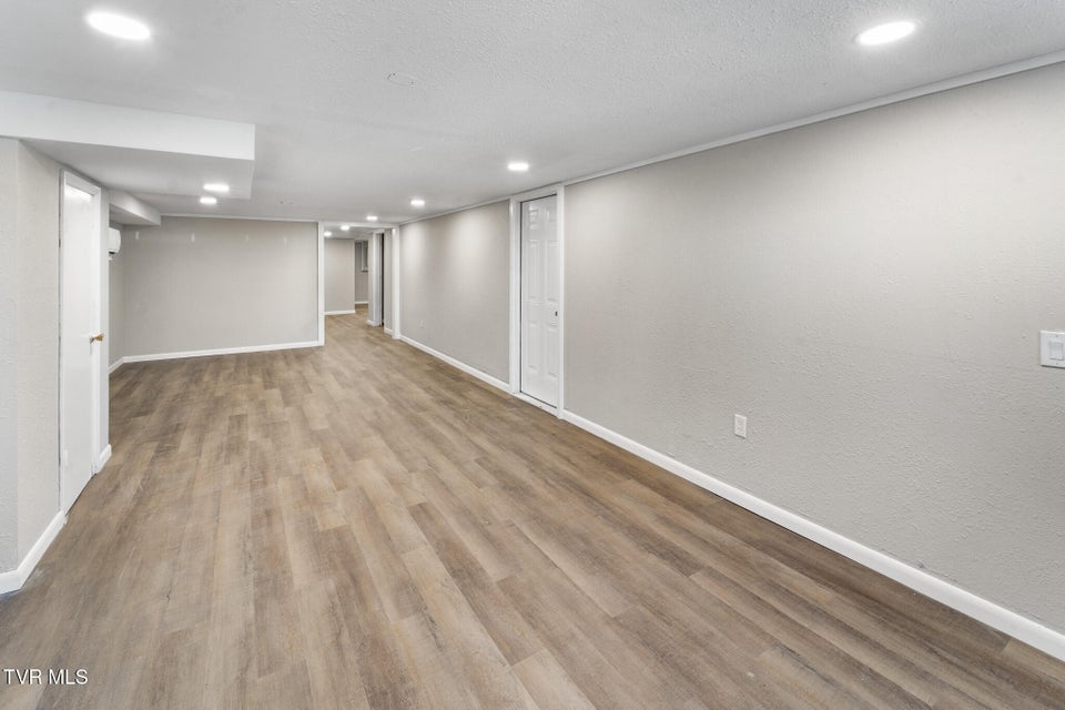 Photo #47: 105 S Monte Vista Drive